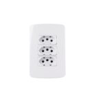 Conjunto 3 Tomadas 2P+T 20A c/placa branco Linha B3