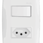 CONJUNTO 1 INTERRUPTOR SIMPLES 10A 250V + 1 TOMADA 2P+T PADRÃO BRASILEIRO 10A 250V - BRANCO - SIMON 30